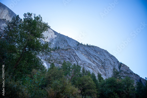 Cuadro en lienzo Mountain view in California during evening light