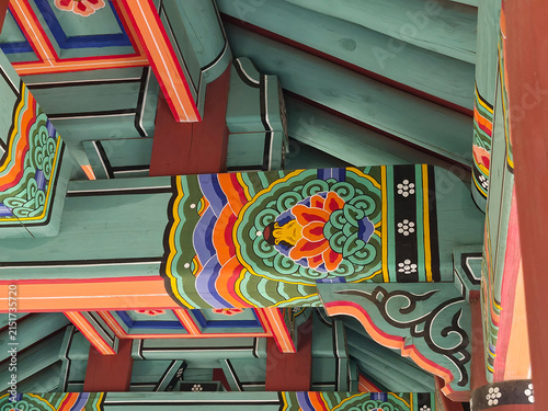 This is a traditional Korean *dancheong* pattern.