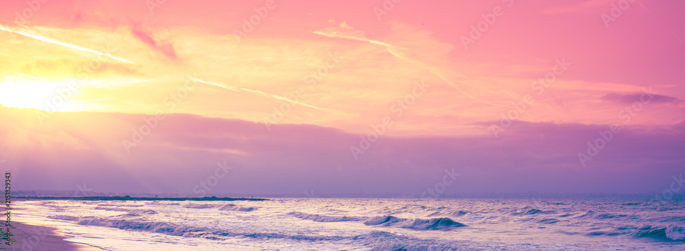 Obraz premium Seascape in the evening. Sunset over the sea. Nature landscape