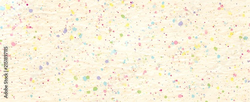 Texture de papier washi blanc avec inclusions rouges et bleues, fond minimaliste abstrait	