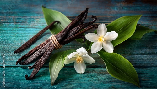 Dried Vanilla Sticks Blossom Leaves Rustic Wood Backdrop Leaf Food Photography