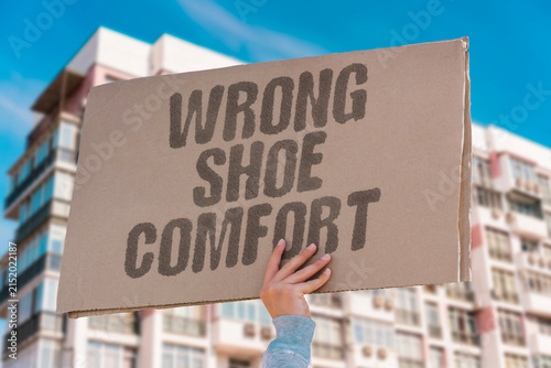 Foto "Wrong shoe comfort" A child's self-dressed choice can defy all parental logic