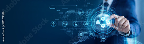 Fotografie Crypto Expert will handhold Blockchain ledgers across a decentralized network to secure digital asset transactions