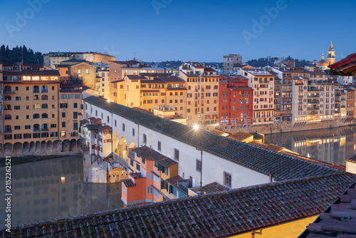 Konstfotografi Florence, Italy at the Ponte Vecchio Bridge crossing the Arno River
