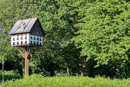 kulmbach, deutschland - vogelhaus im stadtpark