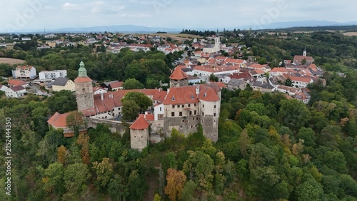 Burganlage Burg Schlaining, in der Landschaft des mitterlen Burgenlandes