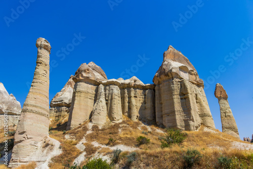 Foto Fairy chimneys in Love Valley, Cappadocia