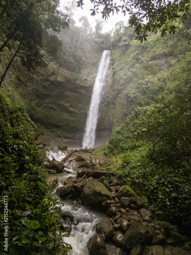 Catarata Kamakiri Monrañas de Costa Rica