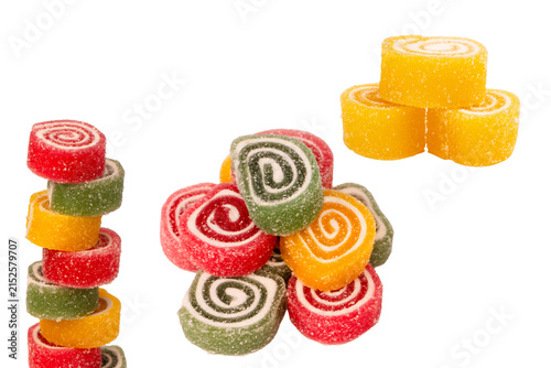 Fotografía Jelly sweet candy roll isolated on a white background