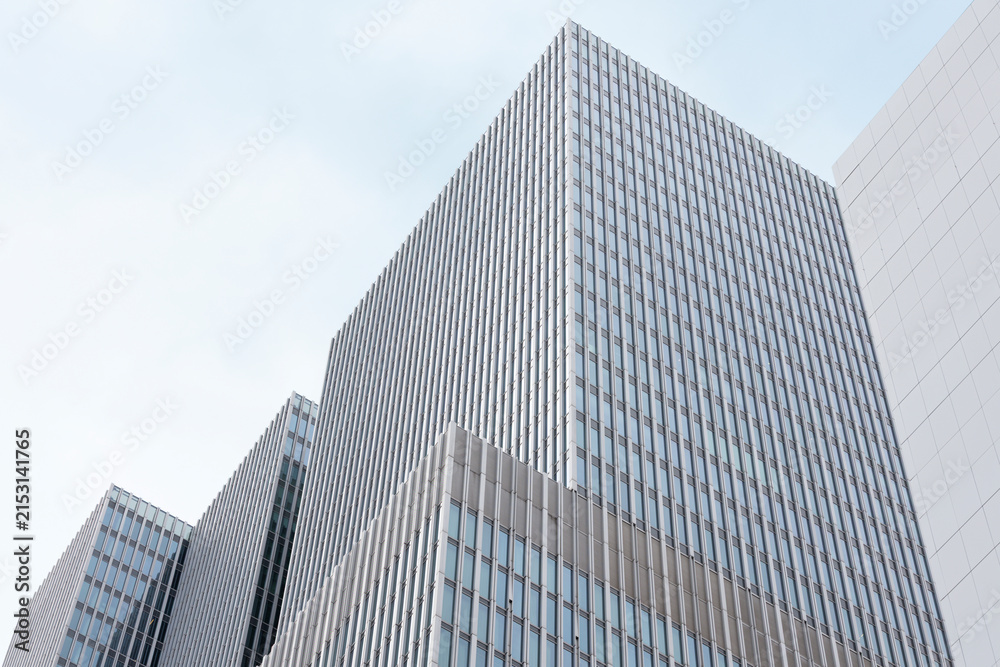 Fototapeta premium Glasfassade an einem modernen Büroturm