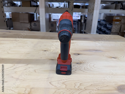 Foto Compact Cordless Power Drill with Ergonomic Handle Ideal for Home Improvement Pr