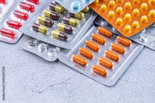 Foto Variety of medicines and drugs