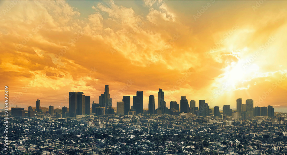 Fototapeta premium Sunset in Los Angeles from the Griffith Observatory