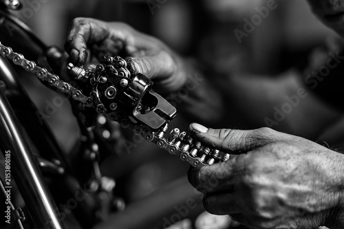 Hand Adjusting Motorcycle Chain