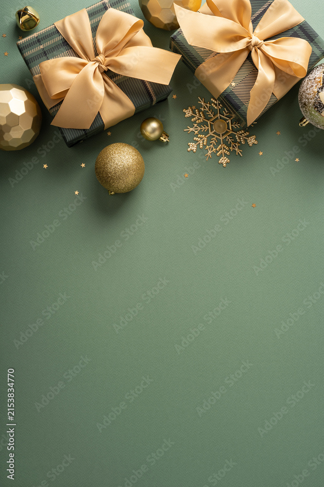 Naklejka premium Merry Christmas gift boxes with gold ribbons and ornaments for a happy New Year celebration on vertical backdrop
