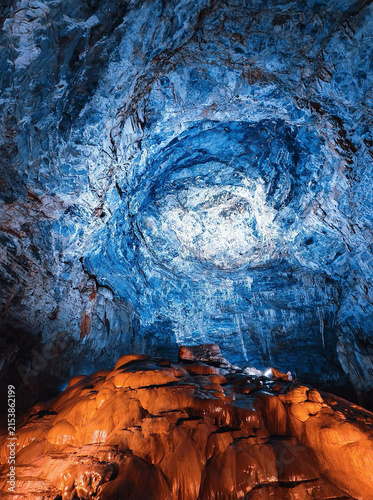 Cuadro en lienzo View of the illuminated rock formations and stalactites inside Starry Cave in Nanning, Guangxi, China
