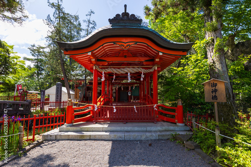Bild auf Leinwand 日本の風景・初夏　長野県上田市　新緑の生島足島神社　神橋