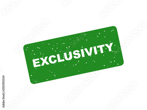 Foto Green rubber stamp with the word exclusivity on black background