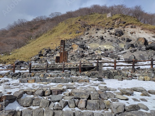 Cuadro en lienzo 那須・殺生石周辺の雪景色と火山地形