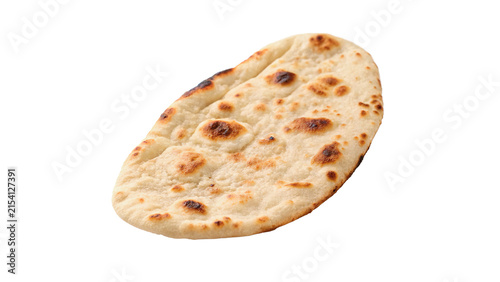 фотографія Single fresh baked indian naan flatbread isolated on transparent background