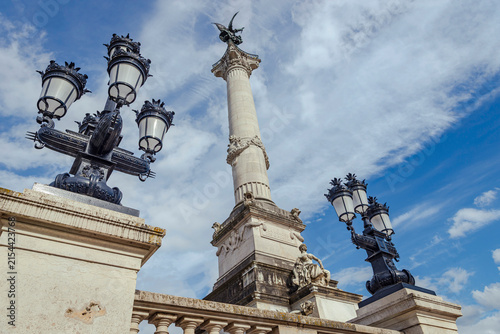 Der historische Brunnen Monument aux Girondins am Place des Quinconces, Bordeaux, Gironde, Frankreich