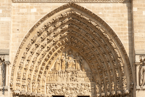 Obraz na płótnie Paris, France: One of the three tympana on the main entrance facade of Notre-Dam