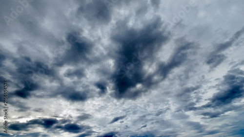 Canvas Print Dramatic tropical storm clouds fill the sky