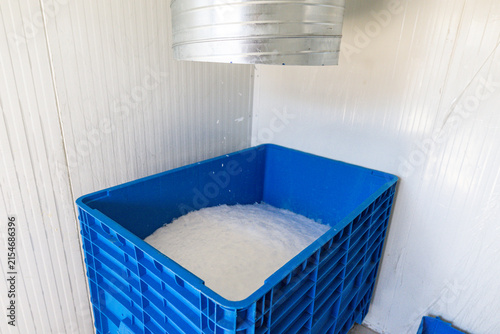 Leaf Ice Used for Fish Storage – Crushed Ice Preserving Fresh Seafood at a Fish Market