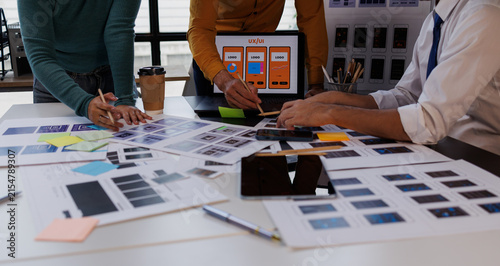 Developing user experience and user interface design for mobile applications during a collaborative team meeting