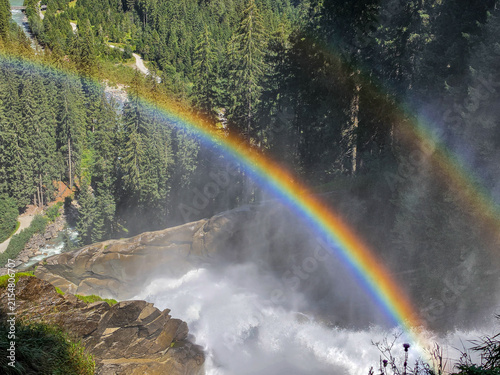 Fotografía rainbow over waterfall in the alps, krimmler falls