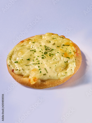 Pizza, Tomaten, Mozzarella, schwarzen Oliven, Basilikum, pizza, essen, cheese, italiener, baked, isoliert, abendessen, pfeffer, mozzarella, schinken, crust, salami, lecker, feinschmecker, köstlich, te