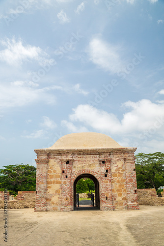 Fotografie Historic domed gatehouse at Fort San Lorenzo Panama