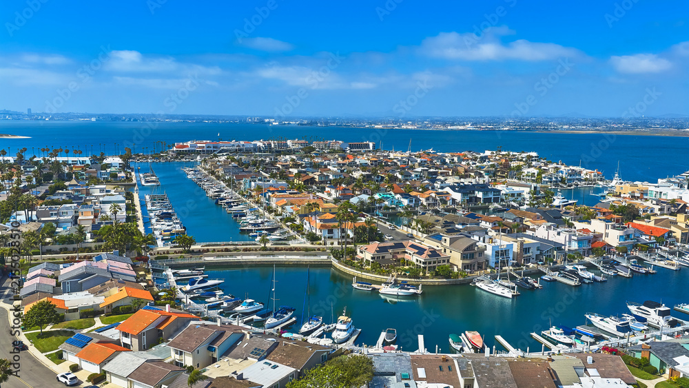 Obraz premium Aerial San Diego Bay Waterfront Homes Marina and Boats California