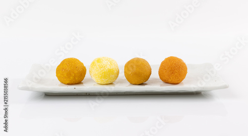 インドのお菓子　ラドゥ(laddu)
