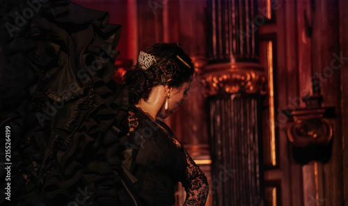  The flamenco dancer who enchants her friends by dancing with overwhelming passion