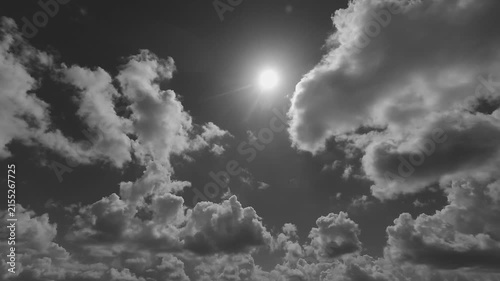 モノクロームの空と雲