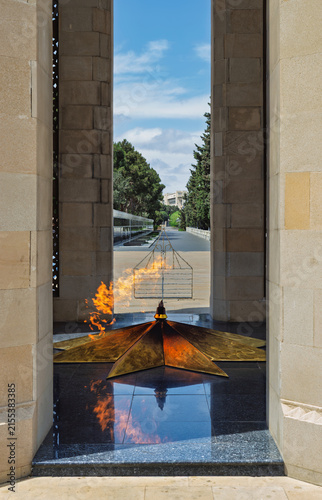 Konstfotografi The Eternal Flame at the Shahidlar Monument located in the Alley of Martyrs in B