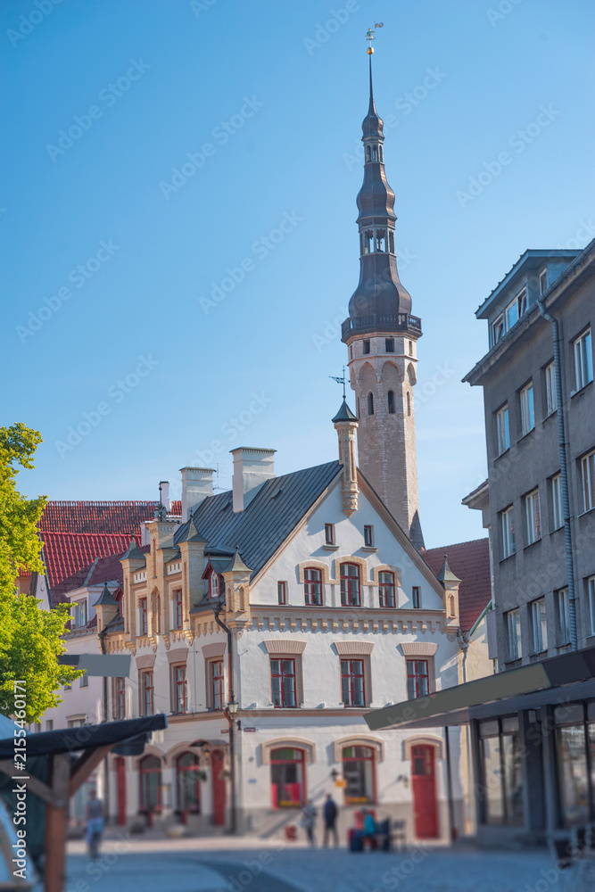 Obraz premium Tallinn Town Hall tower at Town Hall Square under blue sky with copy space