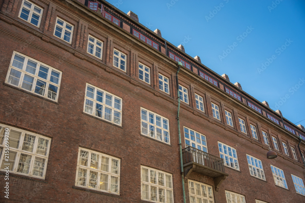Obraz premium Stunning Architectural Facades Under a Clear Blue Sky