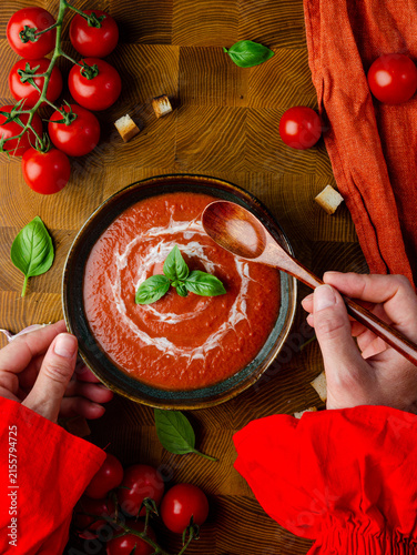 Fotografie tomato soup with vegetables