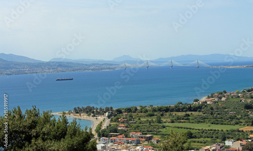 Grèce, Golfe de Corinthe le Pont Prion Antirion vu  de la ville de Nafpaktos