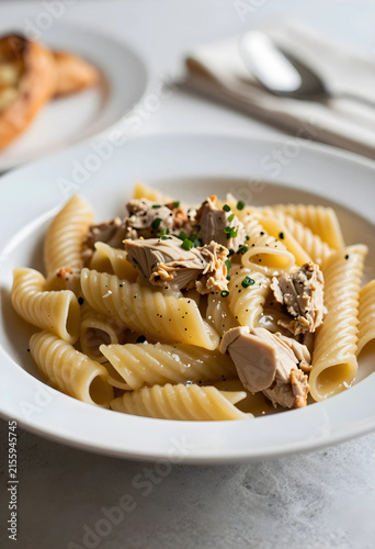 Pasta with tuna and chives ...