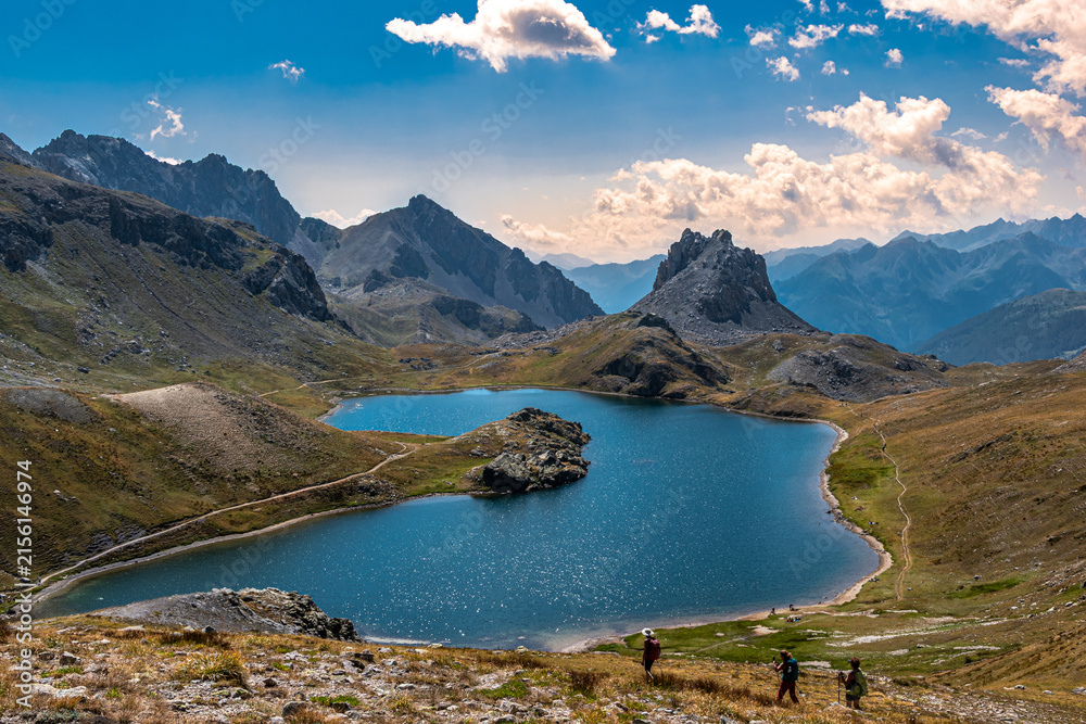 Fototapeta premium Escursionismo alle pendici del Monte Oronaye: il lago dei Roburent e il lago Oronaye