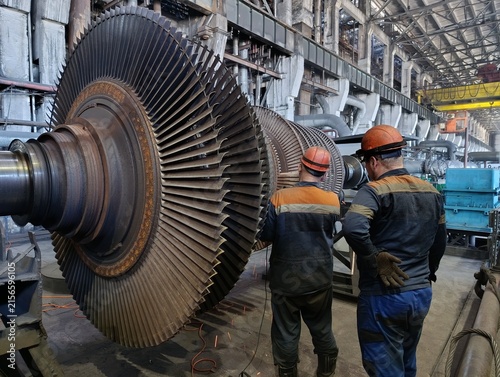 Fotografie High-Pressure Rotor Maintenance of a 100 MW Steam Turbine with Trimming of Turbi