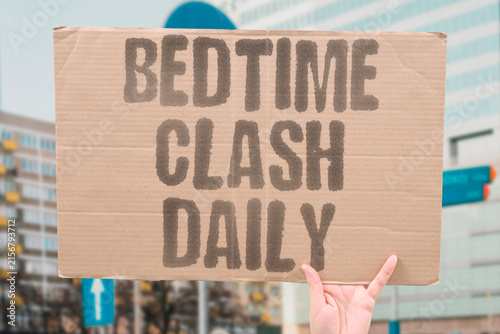 Fotografía "Bedtime Clash Daily" Night owl versus early bird, zero overlap