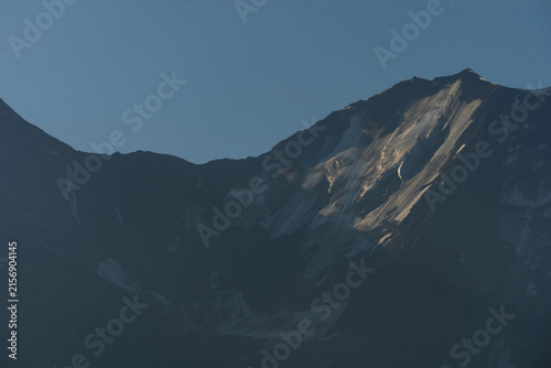 Obraz na plátně Snowy peak of Montblanc mountain