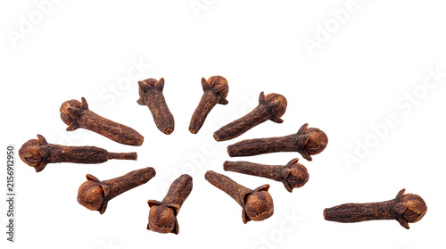 Aromatic whole cloves arranged in a circle, dried organic spice buds for cooking, brown clove seasoning for culinary use isolated PNG with Transparent Background