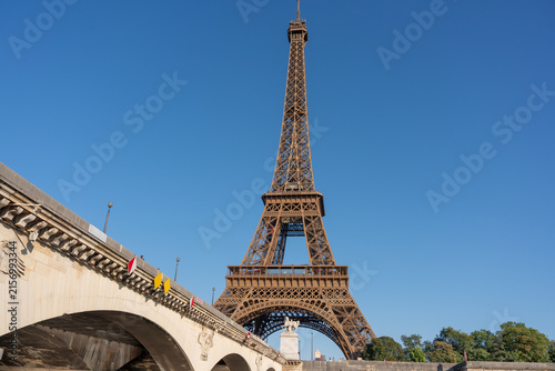la tour eiffel en fin d'apres midi