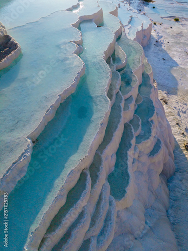 Cuadro en lienzo Breathtaking travertine terraces showcase nature's beauty in Pamukkale, Turkey