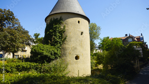Obraz na płótnie Ancient Camoufle Tower standing under a clear blue sky in Metz, France